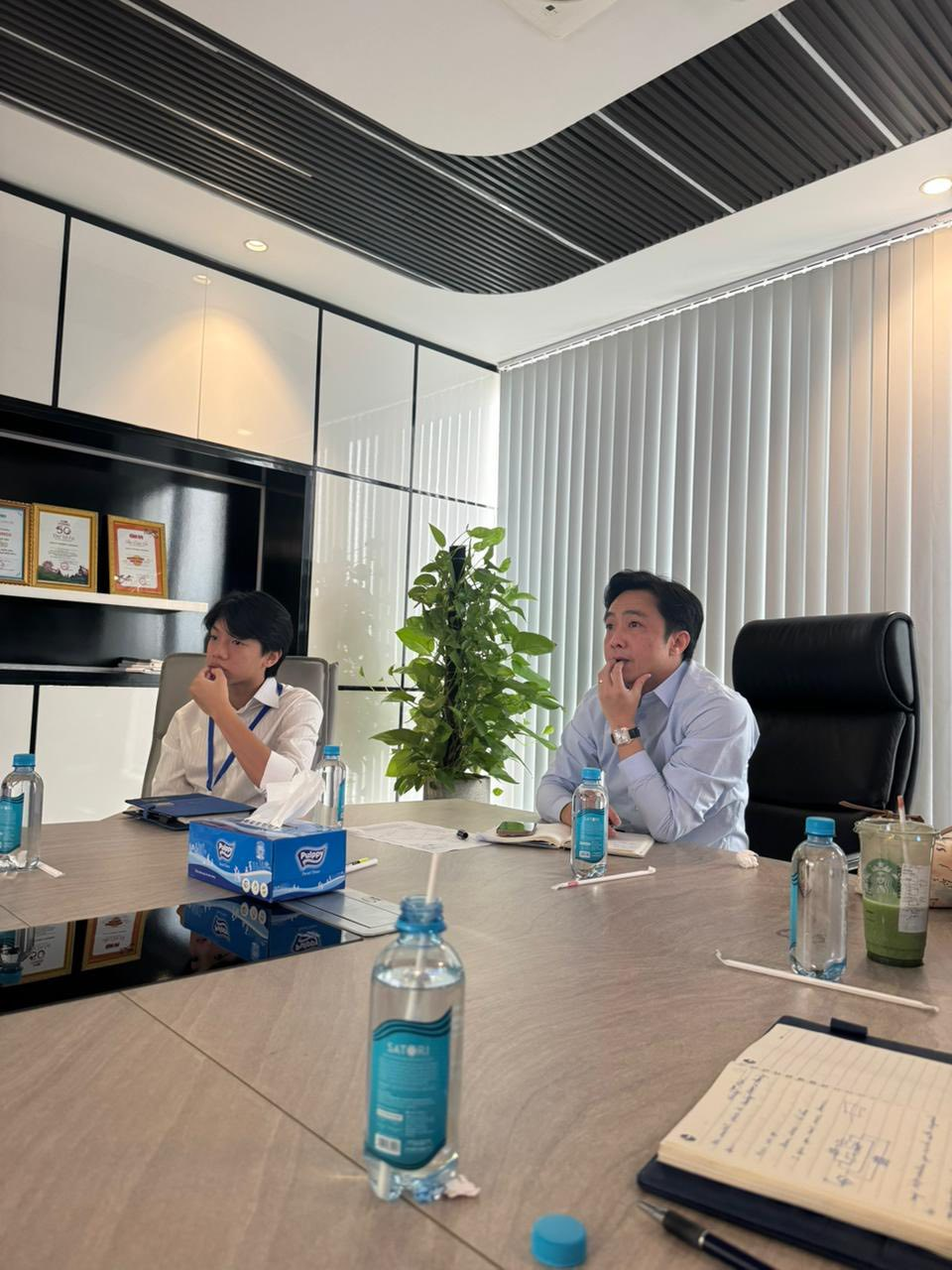 Con trai doanh nhân Nguyễn Quốc Cường chuẩn "con nhà nòi": 15 tuổi đã thực tập ở tập đoàn, trải nghiệm đủ vị trí từ phục vụ bàn đến kinh doanh- Ảnh 2.