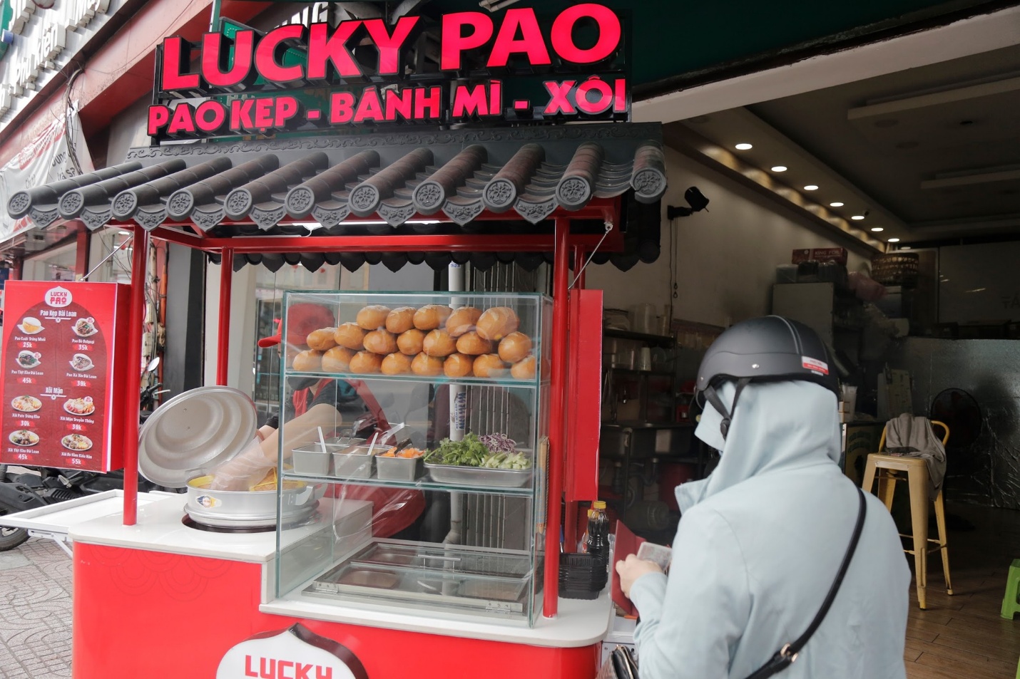 Khởi nghiệp với bánh mì, xôi: Mô hình Lucky Pao thu hút người đầu tư nhỏ- Ảnh 4. Khởi nghiệp với bánh mì, xôi: Mô hình Lucky Pao thu hút người đầu tư nhỏ- Ảnh 4.