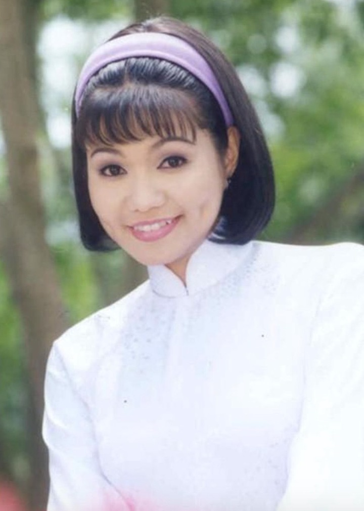 'Nữ hoàng cải lương' nổi tiếng vì xinh đẹp, U60 sung túc trong biệt thự triệu đô- Ảnh 1.