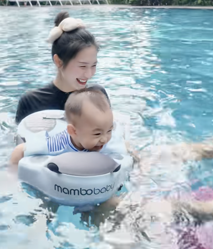 Vợ Đoàn Văn Hậu tung ảnh bikini nóng bỏng, khoe vóc dáng 