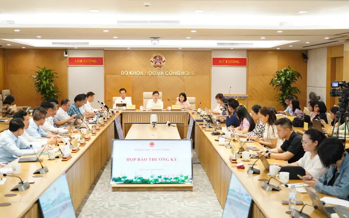 Quang cảnh họp báo