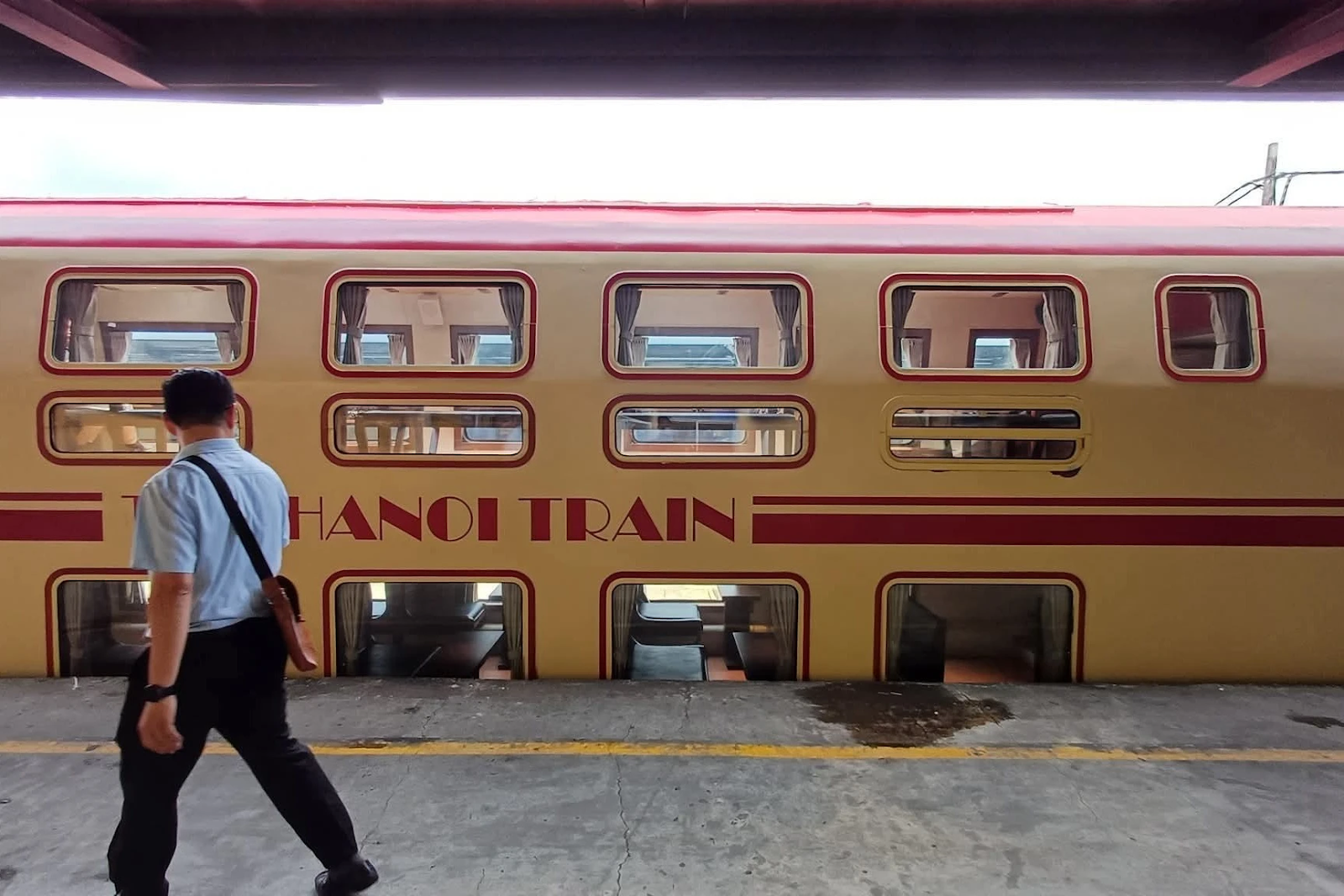 Đúng 19/8, đoàn tàu 2 tầng đầu tiên tại Hà Nội khởi hành: Không gian sang xịn như khách sạn, mỗi ngày có 3 chuyến- Ảnh 1.