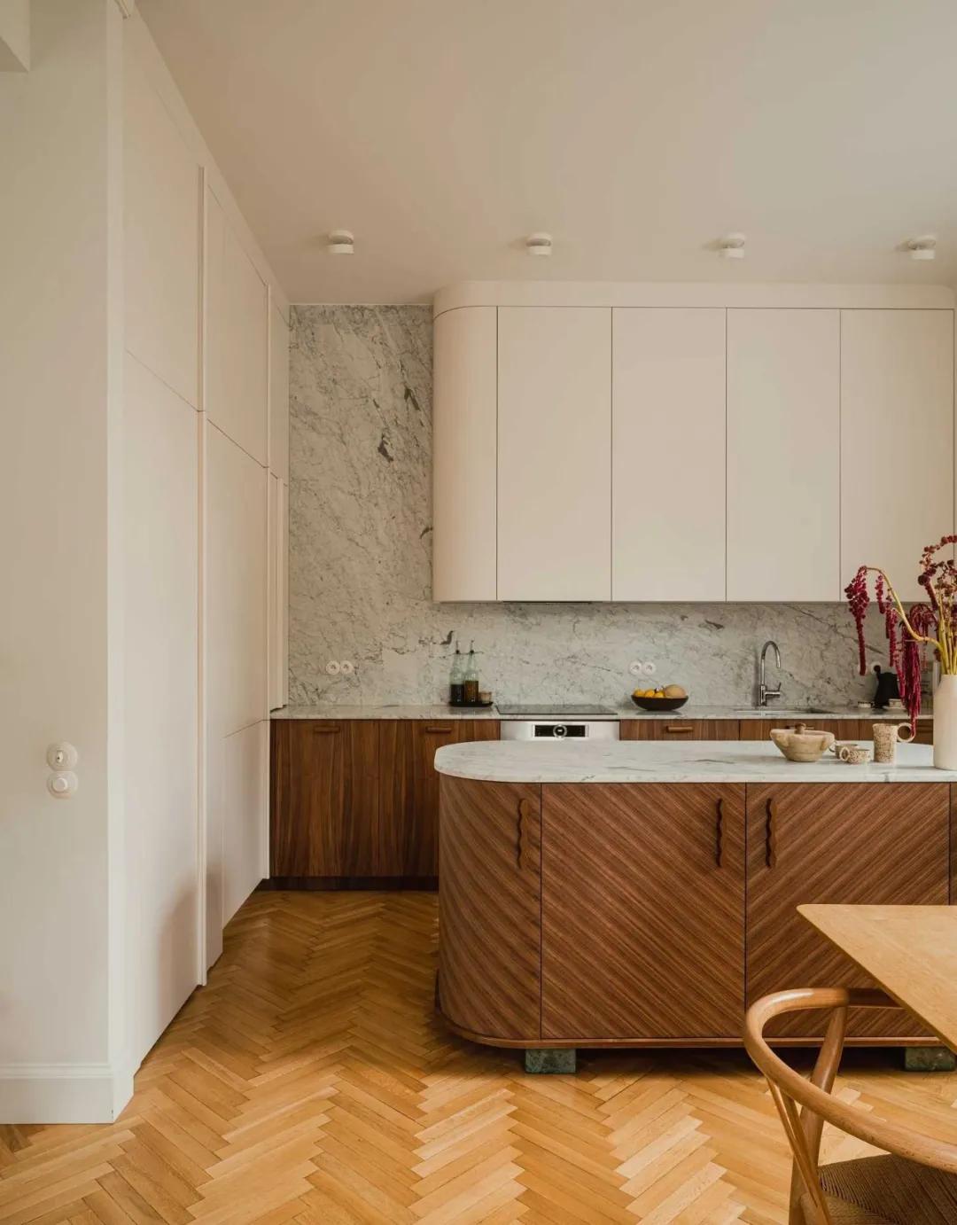 Ở sang mà vẫn giữ được vượng khí: Bên trong căn hộ 70m2 của cặp luật sư - diễn viên khiến hội yêu nhà trầm trồ- Ảnh 8.