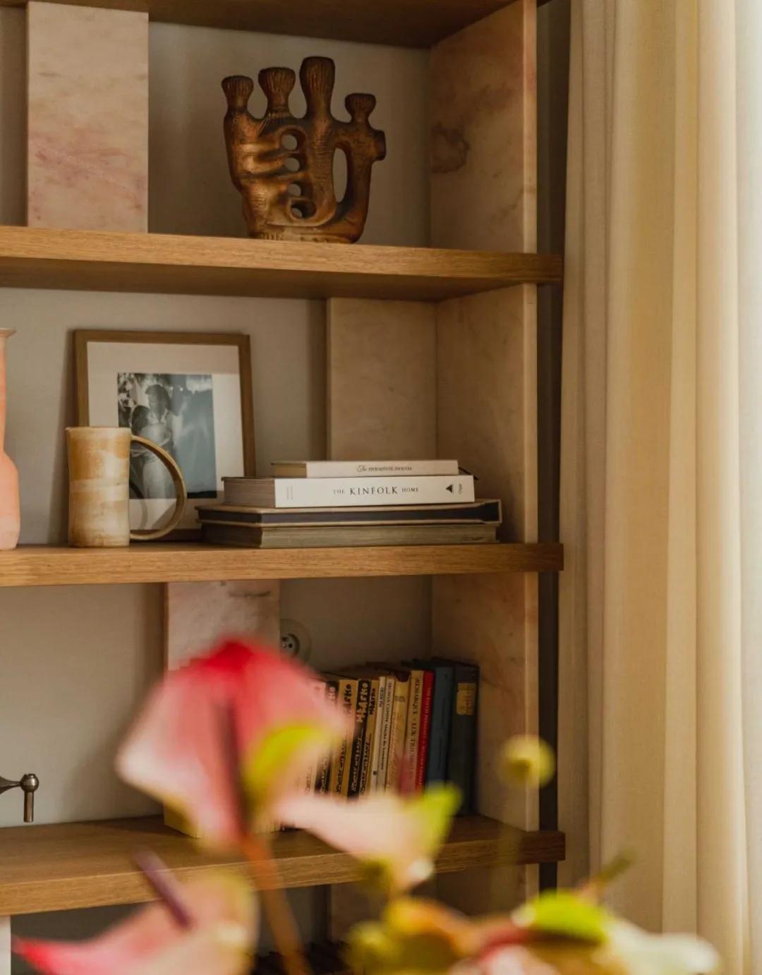 Ở sang mà vẫn giữ được vượng khí: Bên trong căn hộ 70m2 của cặp luật sư - diễn viên khiến hội yêu nhà trầm trồ- Ảnh 10.