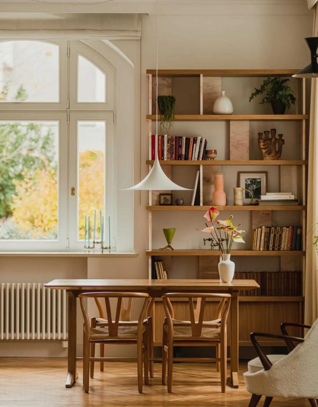 Ở sang mà vẫn giữ được vượng khí: Bên trong căn hộ 70m2 của cặp luật sư - diễn viên khiến hội yêu nhà trầm trồ- Ảnh 4.