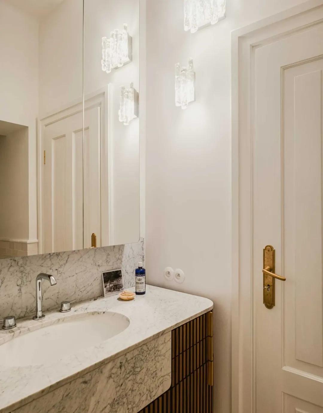 Ở sang mà vẫn giữ được vượng khí: Bên trong căn hộ 70m2 của cặp luật sư - diễn viên khiến hội yêu nhà trầm trồ- Ảnh 12.