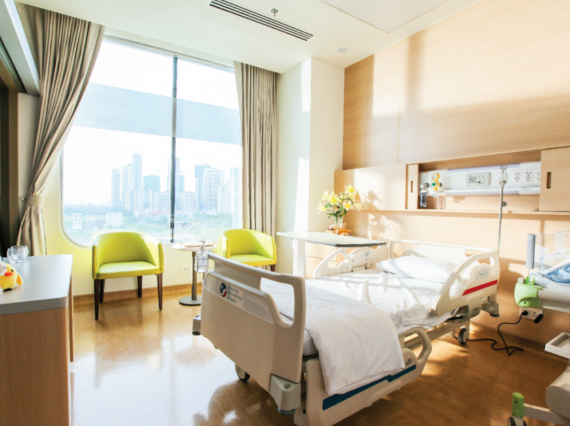 Bệnh viện quốc tế nơi nữ đại gia BĐS Ngô Thanh Vân chọn sinh con đầu lòng ở tuổi U50: Không gian chuẩn khách sạn 5 sao, có gói sinh lên đến 62 triệu đồng- Ảnh 2.