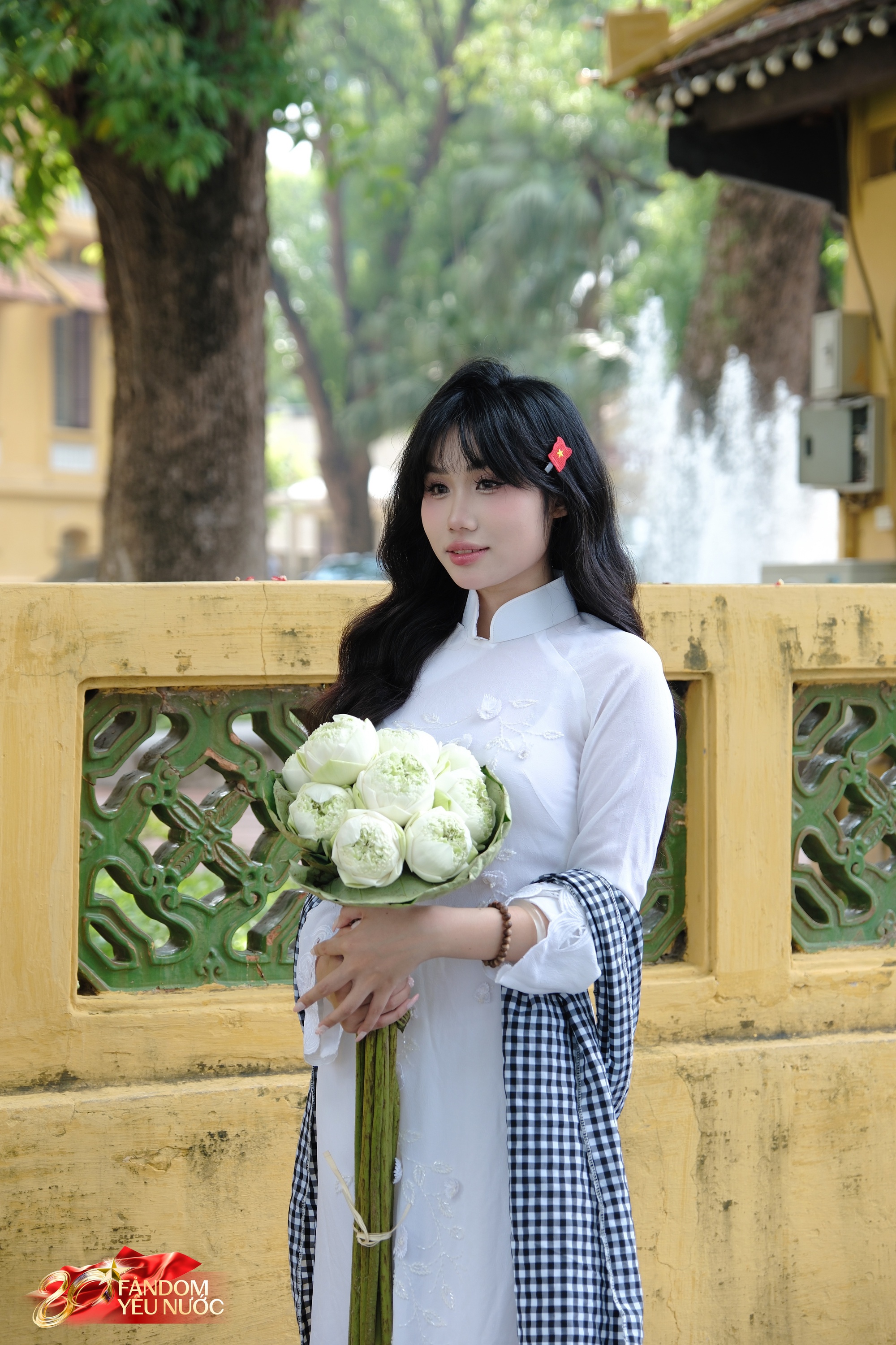 Hội nàng thơ makeup lúc 3h sáng, 6h ra Lăng Bác thì đã thấy kín người: Hé lộ chi phí bộ ảnh- Ảnh 2.