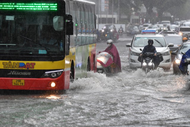 Miền Bắc sắp mưa to dài ngày, kết thúc nắng nóng- Ảnh 1.