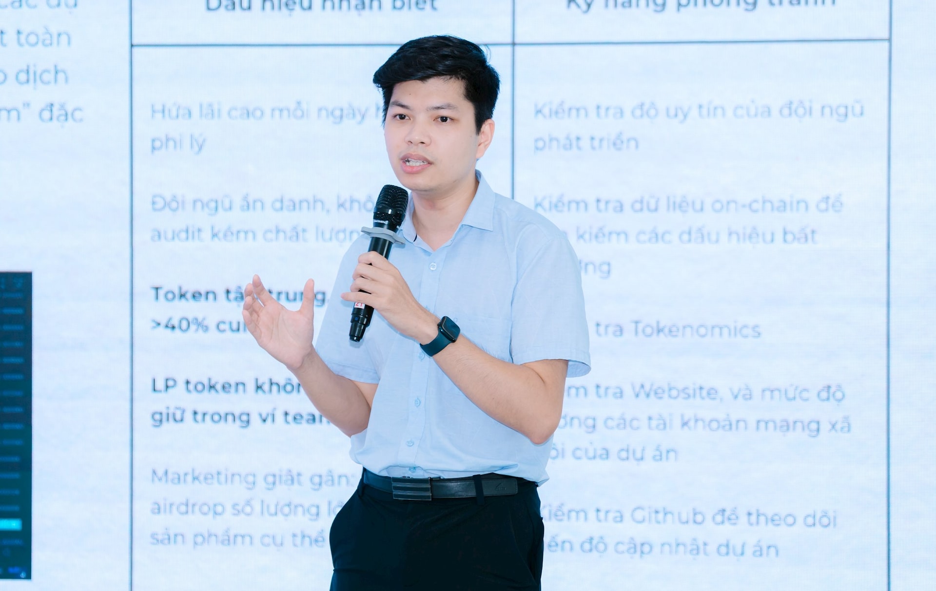 Hơn 1.500 vụ lừa đảo qua mạng xảy ra từ đầu năm, thiệt hại 1.660 tỷ đồng: Chuyên gia cảnh báo dấu hiệu phổ biến khiến nạn nhân mắc bẫy- Ảnh 2.