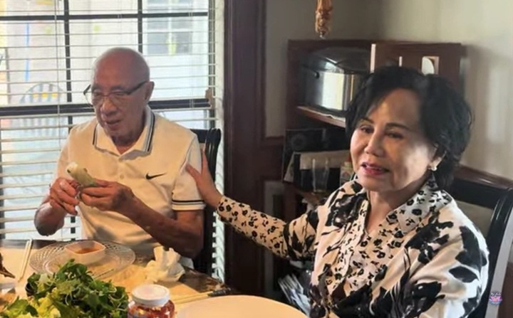 'Thần đồng Đà Lạt' kiếm 5 cây vàng/đêm, U80 vẫn đắt sô- Ảnh 3. 'Thần đồng Đà Lạt' kiếm 5 cây vàng/đêm, U80 vẫn đắt sô- Ảnh 3.