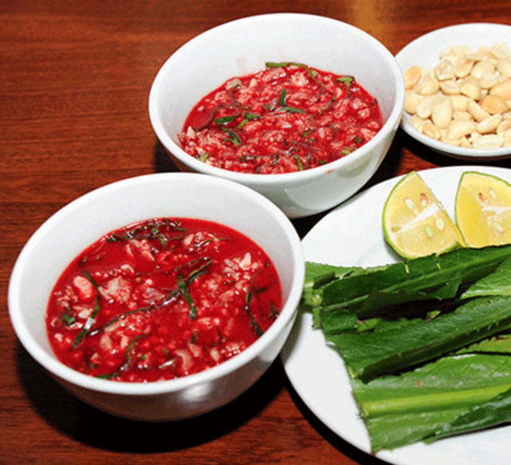 Những món ăn sống ám ảnh nhất Việt Nam: Có món là đặc sản lừng danh nhưng vẫn khiến nhiều người e sợ- Ảnh 3.