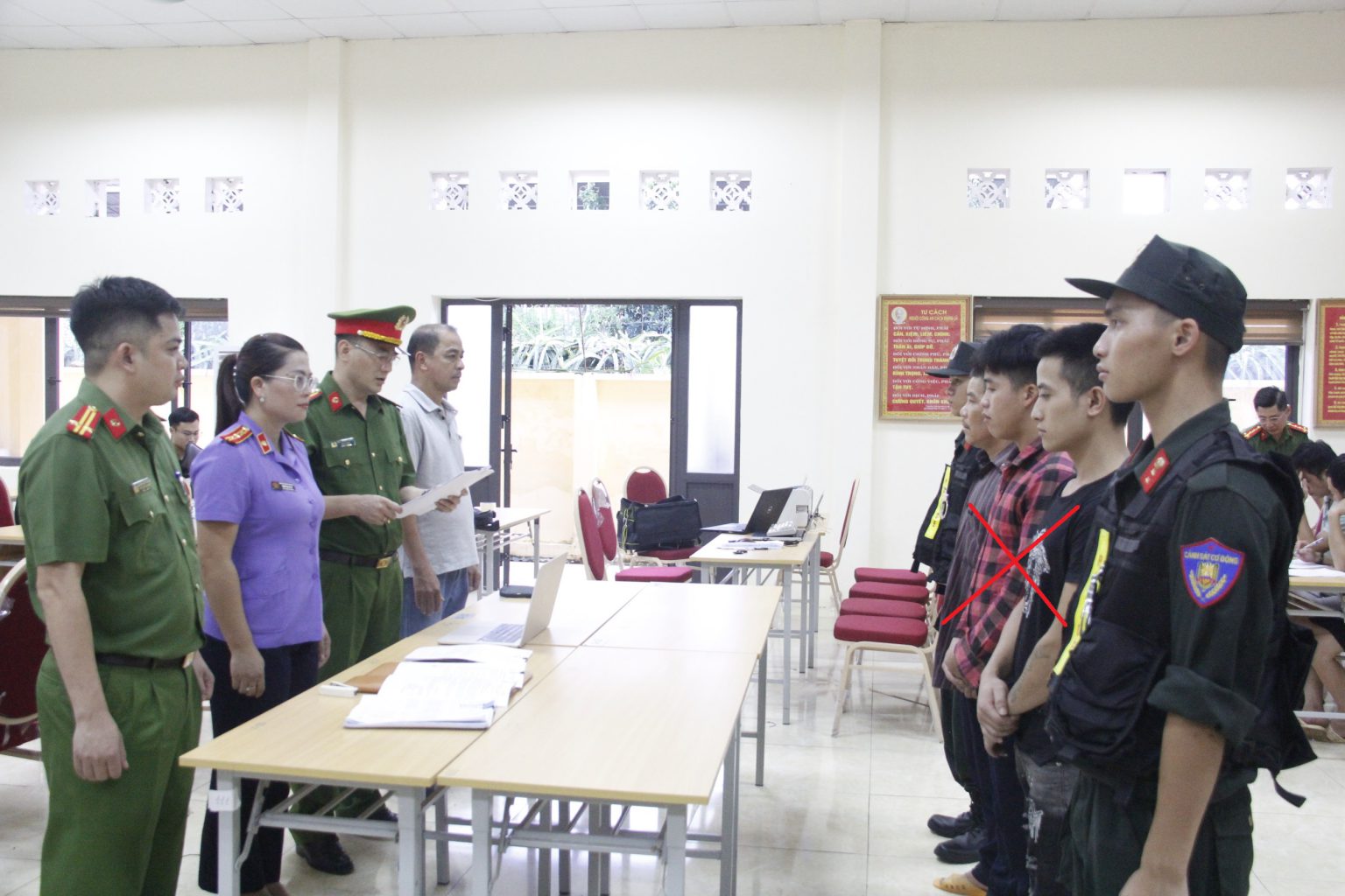 Khởi tố 42 bị can trong vụ "vàng tặc" quy mô lớn- Ảnh 1. Khởi tố 42 bị can trong vụ "vàng tặc" quy mô lớn- Ảnh 1.