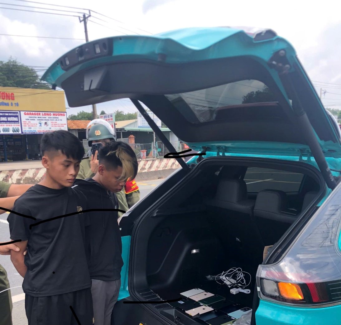 Bắt 2 anh em Đào Duy Hổ và Đào Duy Gấu- Ảnh 1. Bắt 2 anh em Đào Duy Hổ và Đào Duy Gấu- Ảnh 1.