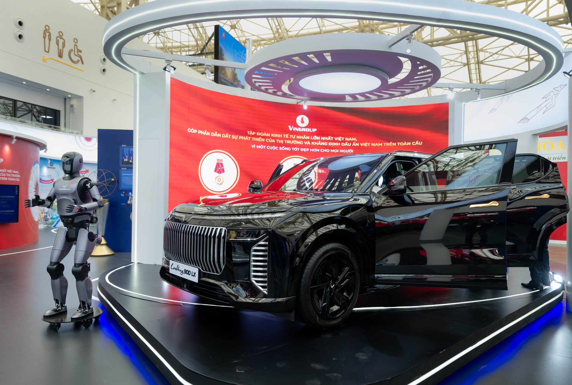 Cận cảnh “chuyên cơ mặt đất” Lạc Hồng 900 LX dành riêng để đưa đón nguyên thủ quốc tế- Ảnh 1.