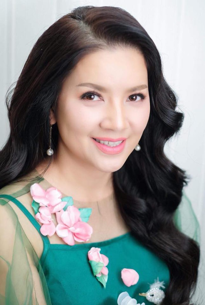 NSƯT Ngọc Trinh "Mùi ngò gai" qua đời, hưởng dương 52 tuổi- Ảnh 3. NSƯT Ngọc Trinh "Mùi ngò gai" qua đời, hưởng dương 52 tuổi- Ảnh 3.