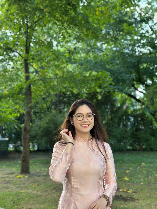 Từ nơi xa hướng về Tổ Quốc: Một chiếc áo dài, một lá cờ nhỏ, du học sinh Việt thắp lên ngọn lửa yêu nước- Ảnh 2.