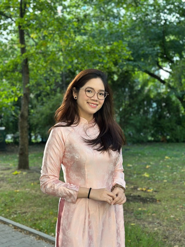 Từ nơi xa hướng về Tổ Quốc: Một chiếc áo dài, một lá cờ nhỏ, du học sinh Việt thắp lên ngọn lửa yêu nước- Ảnh 1.