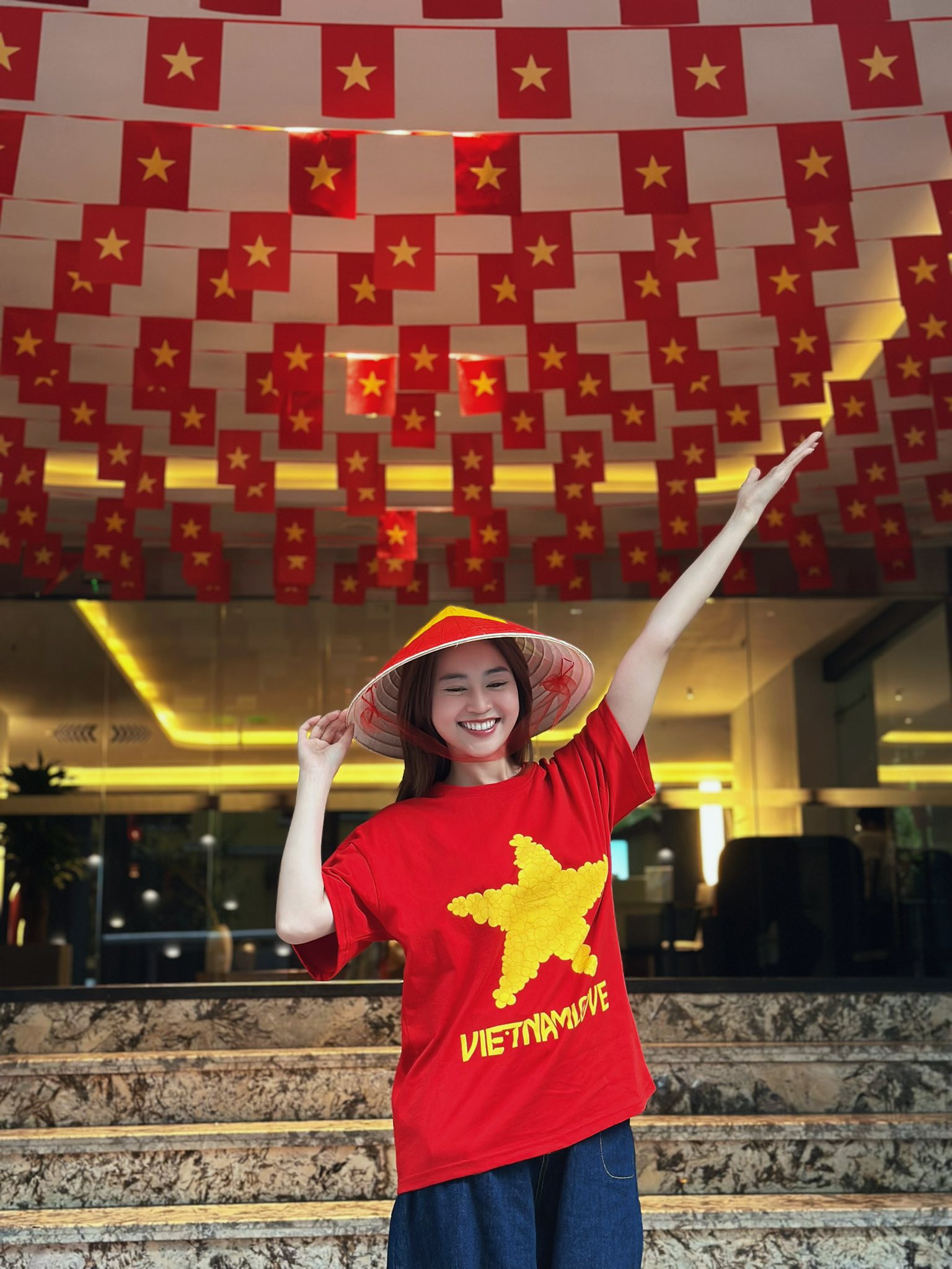 Dàn sao nhuộm đỏ MXH, không khí vui hơn Tết: Outfit xịn nhất chính là Dàn sao nhuộm đỏ MXH, không khí vui hơn Tết: Outfit xịn nhất chính là
