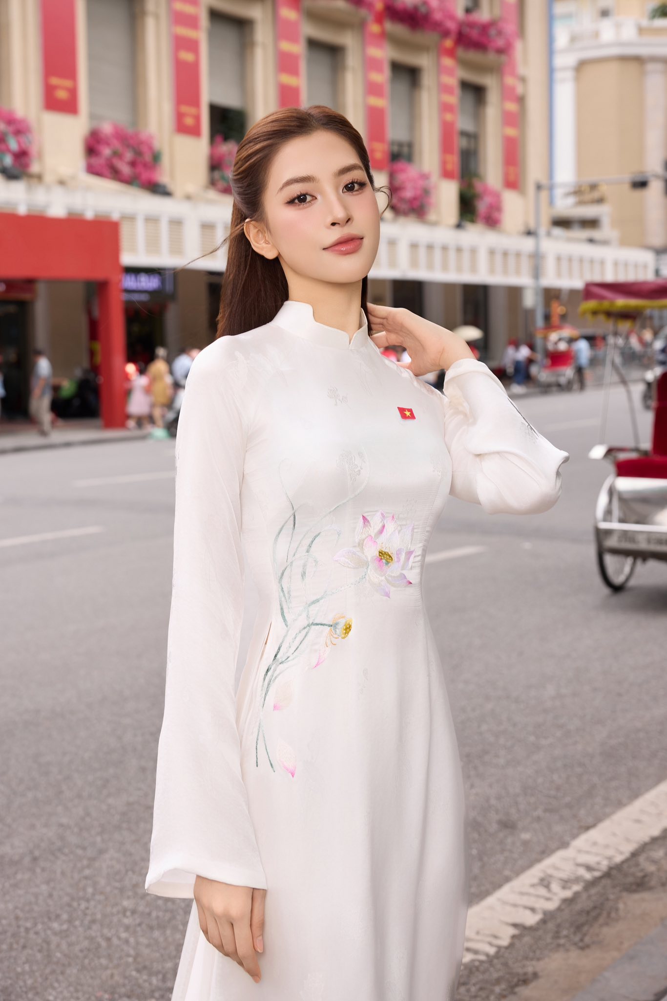 Dàn sao nhuộm đỏ MXH, không khí vui hơn Tết: Outfit xịn nhất chính là Dàn sao nhuộm đỏ MXH, không khí vui hơn Tết: Outfit xịn nhất chính là