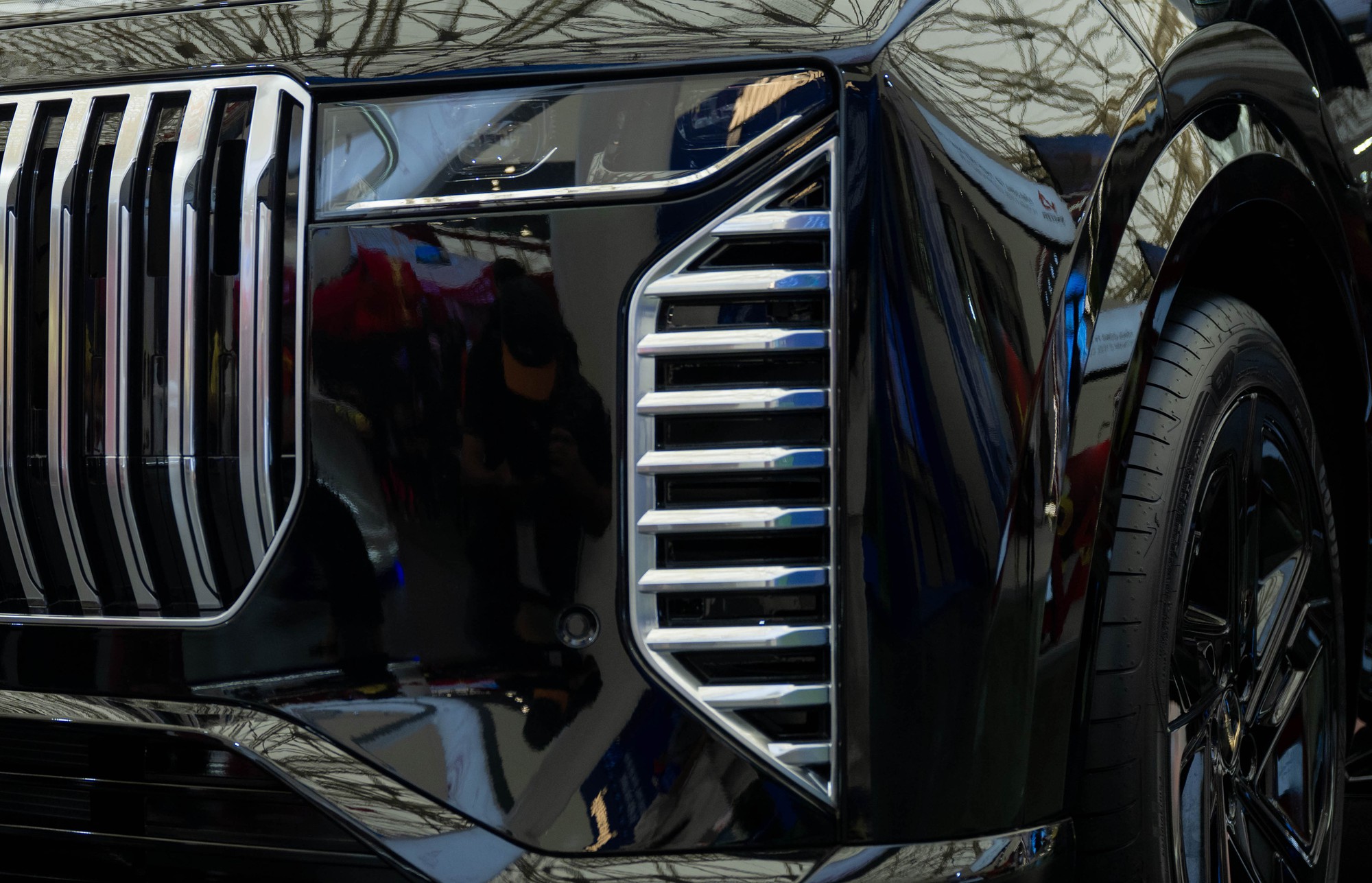 Cận cảnh “chuyên cơ mặt đất” Lạc Hồng 900 LX dành riêng để đưa đón nguyên thủ quốc tế- Ảnh 8.