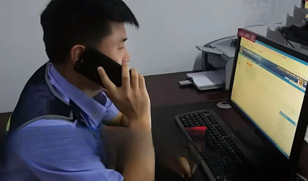 Biết rõ vợ bị lừa, người đàn ông vẫn chuyển khoản 1,5 tỷ đồng cho kẻ lừa đảo: “Tôi đang chuẩn bị chuyển thêm 5 tỷ”- Ảnh 1. Biết rõ vợ bị lừa, người đàn ông vẫn chuyển khoản 1,5 tỷ đồng cho kẻ lừa đảo: “Tôi đang chuẩn bị chuyển thêm 5 tỷ”- Ảnh 1.