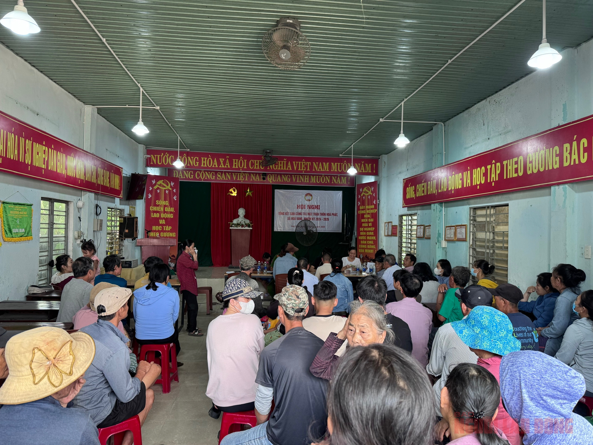 Cán bộ xã ở Đà Nẵng thức trắng đêm để hoàn thành chi trả quà Quốc khánh cho người dân- Ảnh 3. Cán bộ xã ở Đà Nẵng thức trắng đêm để hoàn thành chi trả quà Quốc khánh cho người dân- Ảnh 3.