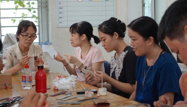 Chàng trai đánh giày từng lên sóng Shark Tank, nay mang bộ sưu tập đến Triển lãm A80, tiết lộ nhóm người Chàng trai đánh giày từng lên sóng Shark Tank, nay mang bộ sưu tập đến Triển lãm A80, tiết lộ nhóm người