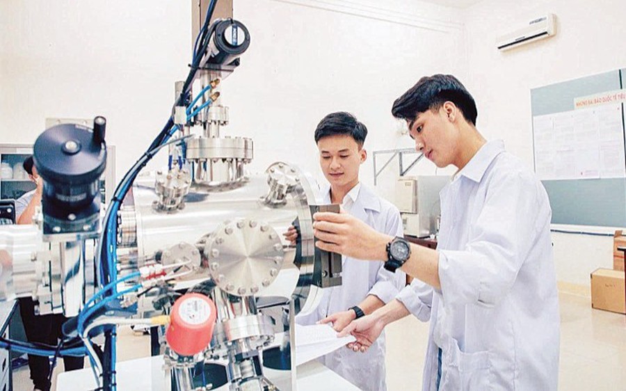 Tin vui cho người học nhóm ngành này: Được hỗ trợ vay toàn bộ học phí cùng 5 triệu đồng sinh hoạt phí mỗi tháng- Ảnh 1. Tin vui cho người học nhóm ngành này: Được hỗ trợ vay toàn bộ học phí cùng 5 triệu đồng sinh hoạt phí mỗi tháng- Ảnh 1.