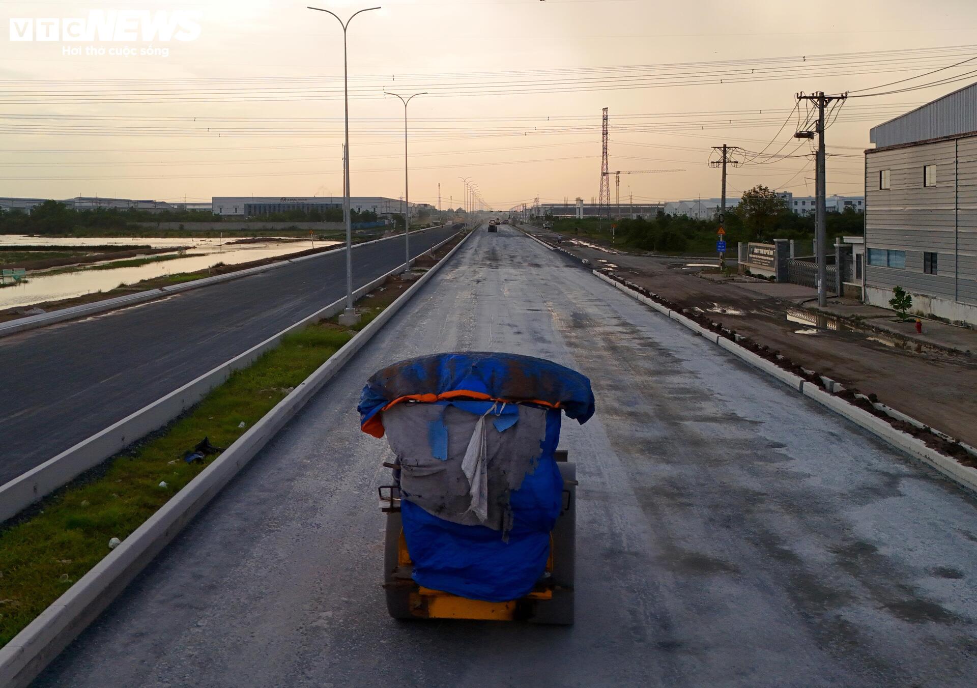 Cận cảnh đường nghìn tỷ kết nối giao thông Tây Ninh với TP.HCM- Ảnh 7. Cận cảnh đường nghìn tỷ kết nối giao thông Tây Ninh với TP.HCM- Ảnh 7.