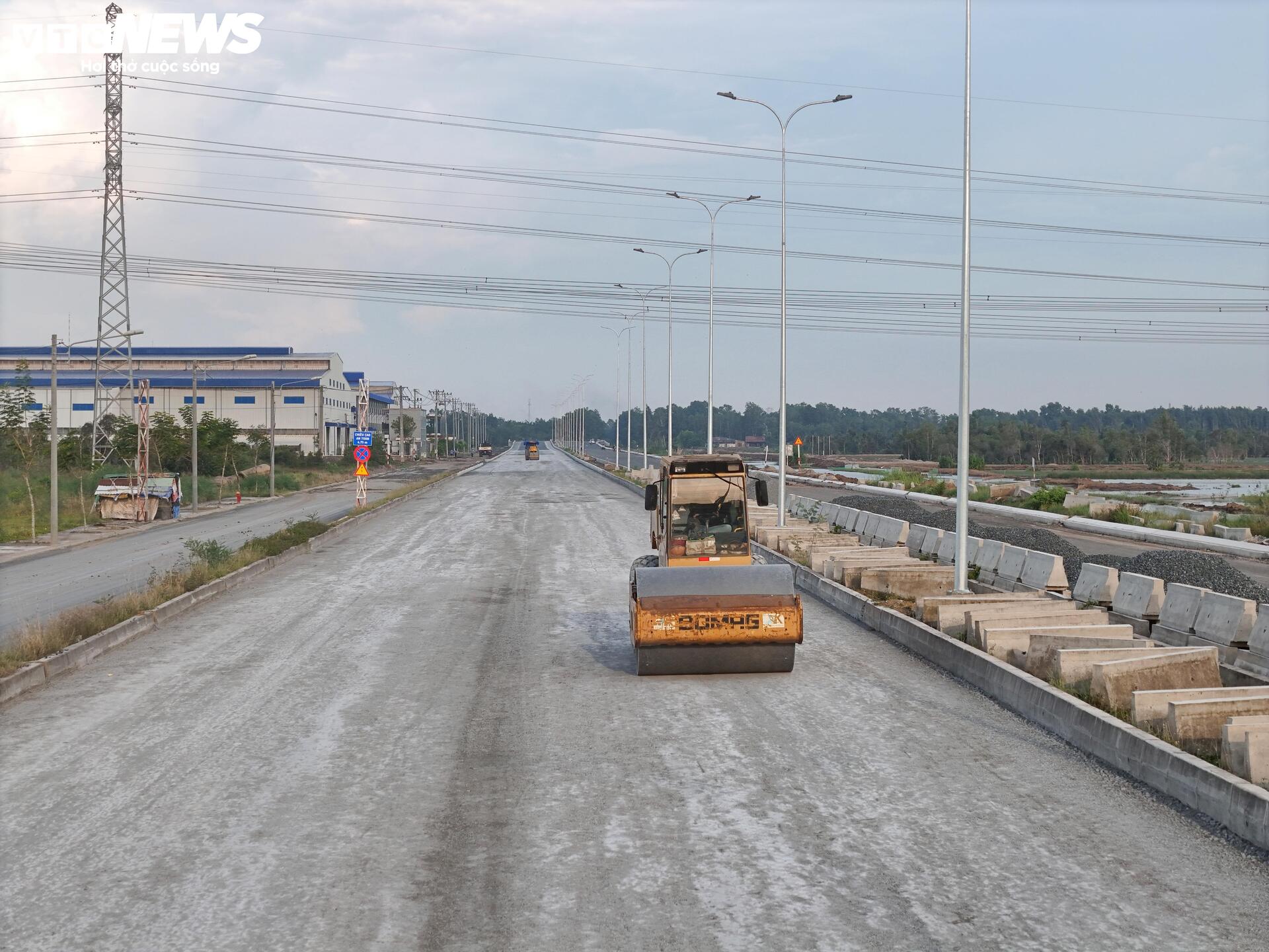 Cận cảnh đường nghìn tỷ kết nối giao thông Tây Ninh với TP.HCM- Ảnh 5. Cận cảnh đường nghìn tỷ kết nối giao thông Tây Ninh với TP.HCM- Ảnh 5.