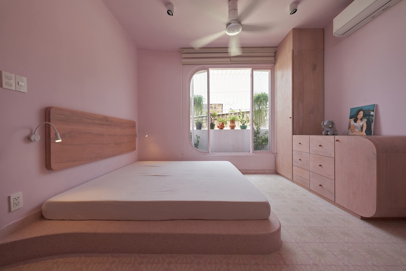 Ngôi nhà 160m2 với gam màu đặc biệt ở TP.HCM- Ảnh 11. Ngôi nhà 160m2 với gam màu đặc biệt ở TP.HCM- Ảnh 11.