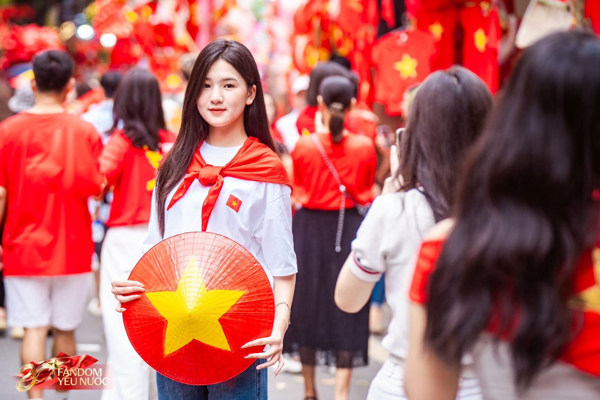 Khối nàng thơ tiến về Hàng Mã- Ảnh 6. Khối nàng thơ tiến về Hàng Mã- Ảnh 6.