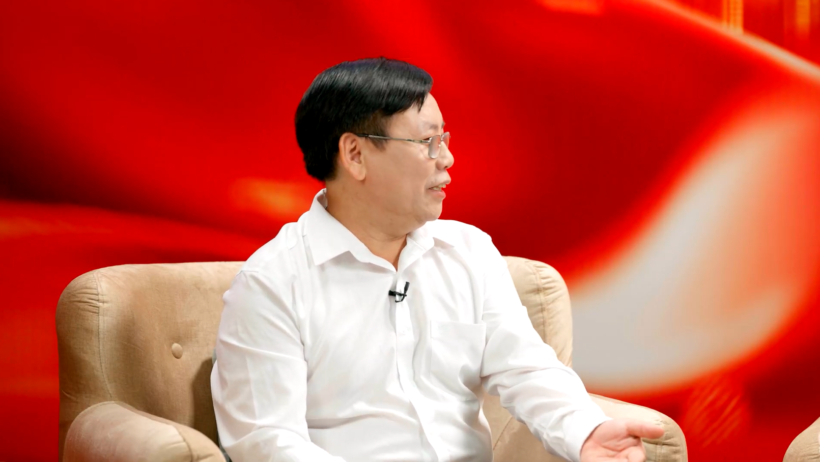 Từ bát bánh đa cua đến VNeID: Xem Pew Pew và Duy Thẩm chỉ cách "Kiến tạo Đất nước" từ các nội dung giản đơn nhất- Ảnh 4. Từ bát bánh đa cua đến VNeID: Xem Pew Pew và Duy Thẩm chỉ cách "Kiến tạo Đất nước" từ các nội dung giản đơn nhất- Ảnh 4.