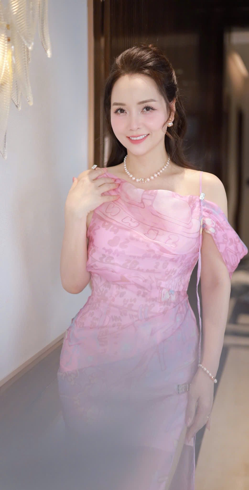 "Nàng Trúc" Mai Thu Huyền trẻ mãi không già nhờ 2 "vũ khí" đáng đồng tiền bát gạo, 46 tuổi mà cứ ngỡ mới 30- Ảnh 5. "Nàng Trúc" Mai Thu Huyền trẻ mãi không già nhờ 2 "vũ khí" đáng đồng tiền bát gạo, 46 tuổi mà cứ ngỡ mới 30- Ảnh 5.