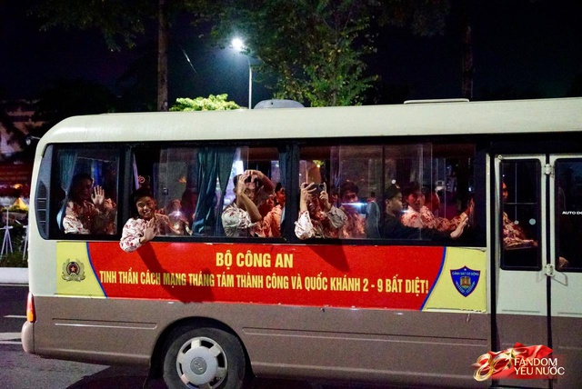 Lời chào đầu tiên của buổi sáng Tết Độc Lập: “Xin chúc sức khoẻ bà con nha”- Ảnh 8. Lời chào đầu tiên của buổi sáng Tết Độc Lập: “Xin chúc sức khoẻ bà con nha”- Ảnh 8.