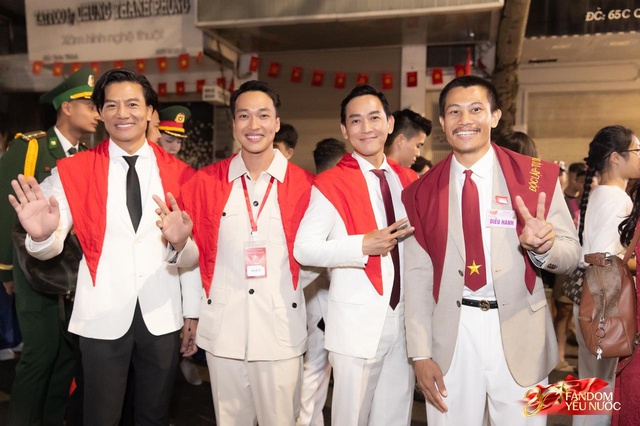 Lời chào đầu tiên của buổi sáng Tết Độc Lập: “Xin chúc sức khoẻ bà con nha”- Ảnh 16. Lời chào đầu tiên của buổi sáng Tết Độc Lập: “Xin chúc sức khoẻ bà con nha”- Ảnh 16.