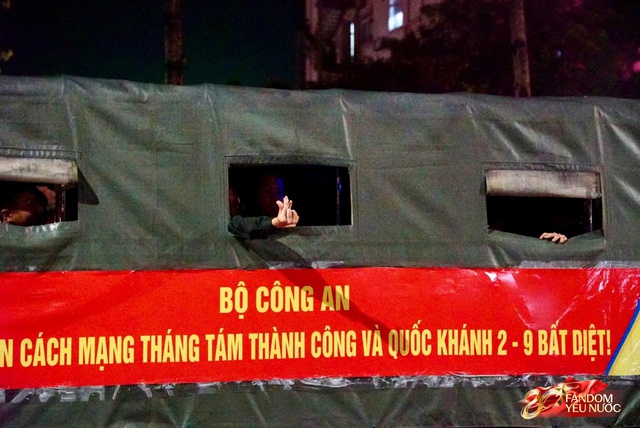 Lời chào đầu tiên của buổi sáng Tết Độc Lập: “Xin chúc sức khoẻ bà con nha”- Ảnh 7. Lời chào đầu tiên của buổi sáng Tết Độc Lập: “Xin chúc sức khoẻ bà con nha”- Ảnh 7.