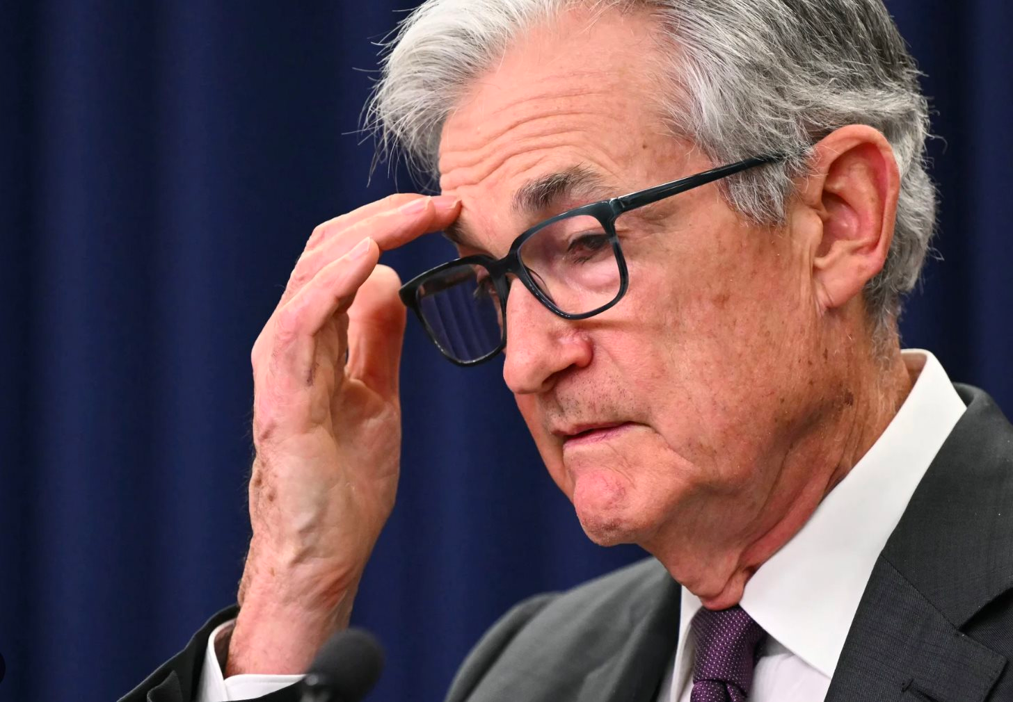 Sắp thực hiện đợt hạ lãi suất đầu tiên trong năm 2025, Fed đang đối diện với những thách thức chưa từng có: Cơ quan điều hành chính sách tiền tệ quyền lực nhất thế giới lung lay thế nào?- Ảnh 1.