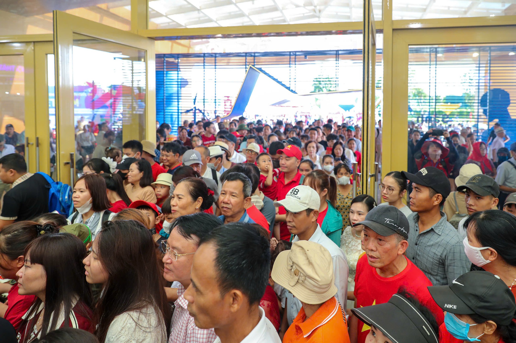 Sẽ có 2 ngày bắn pháo hoa tầm cao tại Triển lãm thành tựu đất nước- Ảnh 1. Sẽ có 2 ngày bắn pháo hoa tầm cao tại Triển lãm thành tựu đất nước- Ảnh 1.