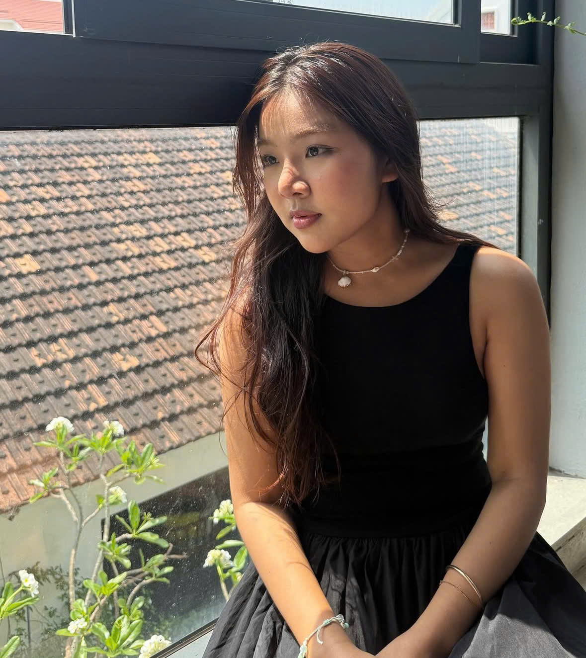Út Thư - cô gái TP.HCM đi diễu binh 2/9 được bố mẹ in hình treo khắp quán cà phê: Profile đỉnh nóc phía sau- Ảnh 11. Út Thư - cô gái TP.HCM đi diễu binh 2/9 được bố mẹ in hình treo khắp quán cà phê: Profile đỉnh nóc phía sau- Ảnh 11.