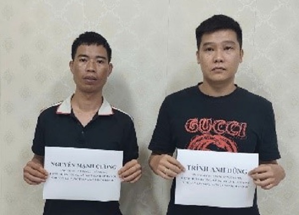 Chỉ xem CCCD rồi đến nhà người vay giao dịch, không cần giấy nợ: Công an bắt hai thanh niên cho vay lãi suất tới 438%/năm- Ảnh 1. Chỉ xem CCCD rồi đến nhà người vay giao dịch, không cần giấy nợ: Công an bắt hai thanh niên cho vay lãi suất tới 438%/năm- Ảnh 1.