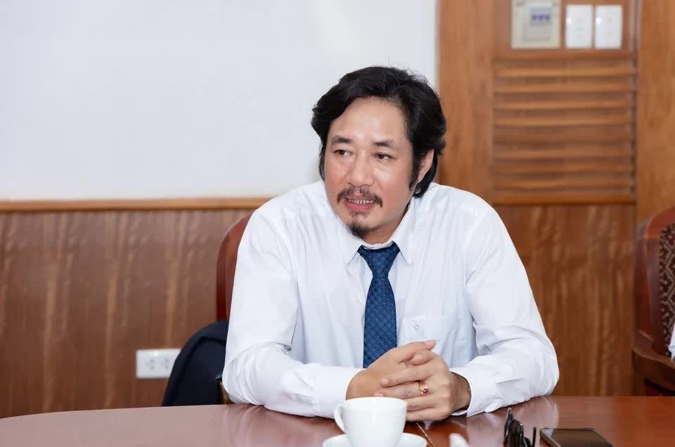 1 NSƯT nổi tiếng có học vị Tiến sĩ vừa được bổ nhiệm làm Hiệu trưởng trường ĐH: Từng tham gia Táo quân 2025, đóng loạt phim giờ vàng VTV- Ảnh 1. 1 NSƯT nổi tiếng có học vị Tiến sĩ vừa được bổ nhiệm làm Hiệu trưởng trường ĐH: Từng tham gia Táo quân 2025, đóng loạt phim giờ vàng VTV- Ảnh 1.