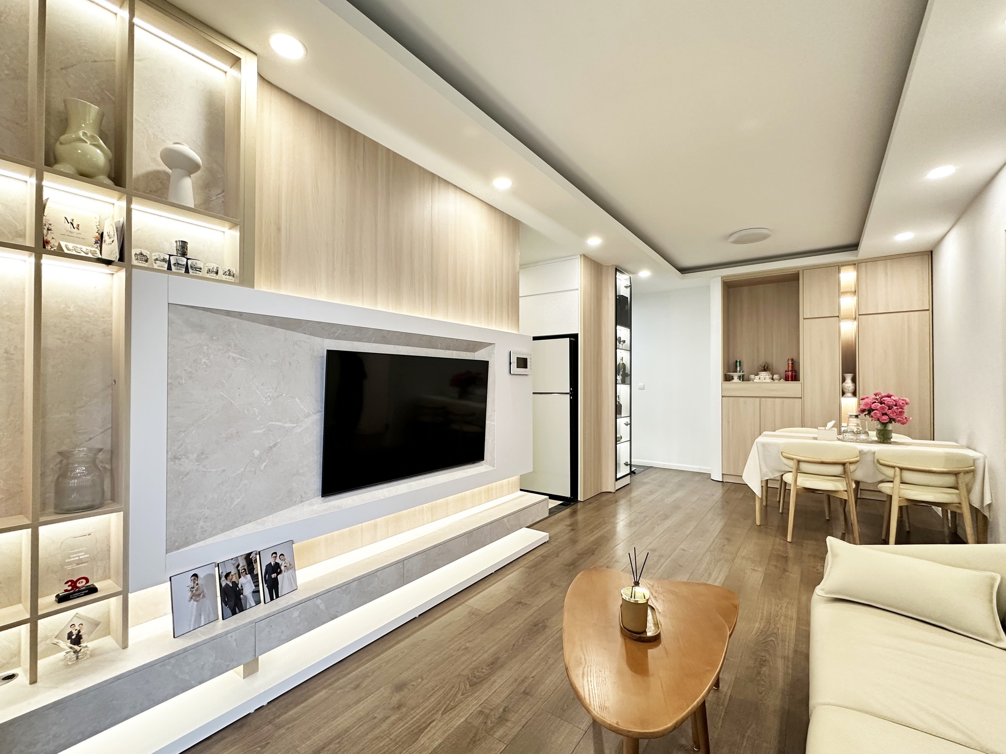 Căn hộ 80m² của vợ chồng trẻ ở Hà Nội: Gọn gàng, hiện đại và "chanh sả" chẳng kém homestay cao cấp, hoàn thiện chỉ 289 triệu đồng- Ảnh 3. Căn hộ 80m² của vợ chồng trẻ ở Hà Nội: Gọn gàng, hiện đại và "chanh sả" chẳng kém homestay cao cấp, hoàn thiện chỉ 289 triệu đồng- Ảnh 3.