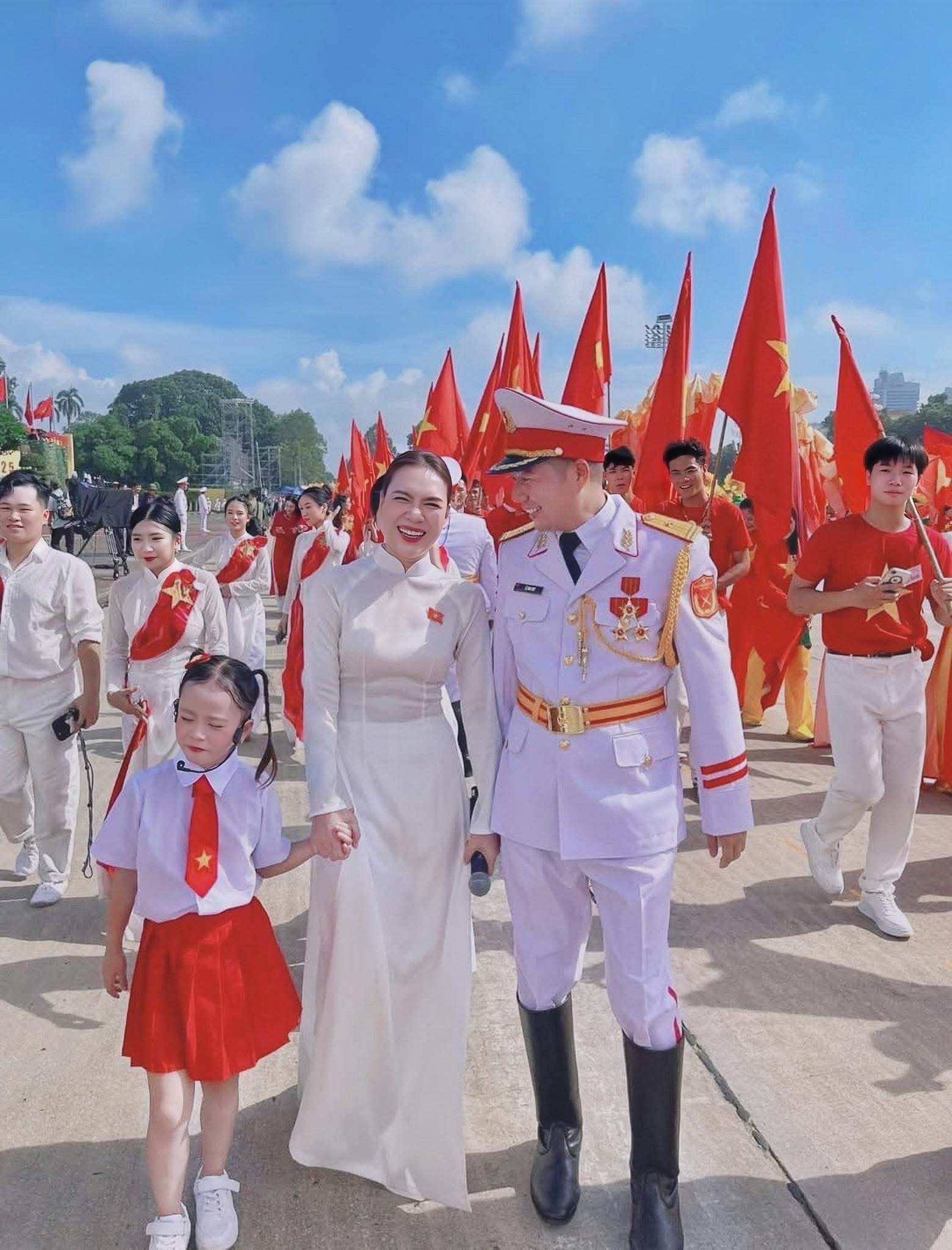 Gia đình bé gái song ca cùng Mỹ Tâm tại Đại lễ 2/9 lên tiếng đính chính 1 điều- Ảnh 4.