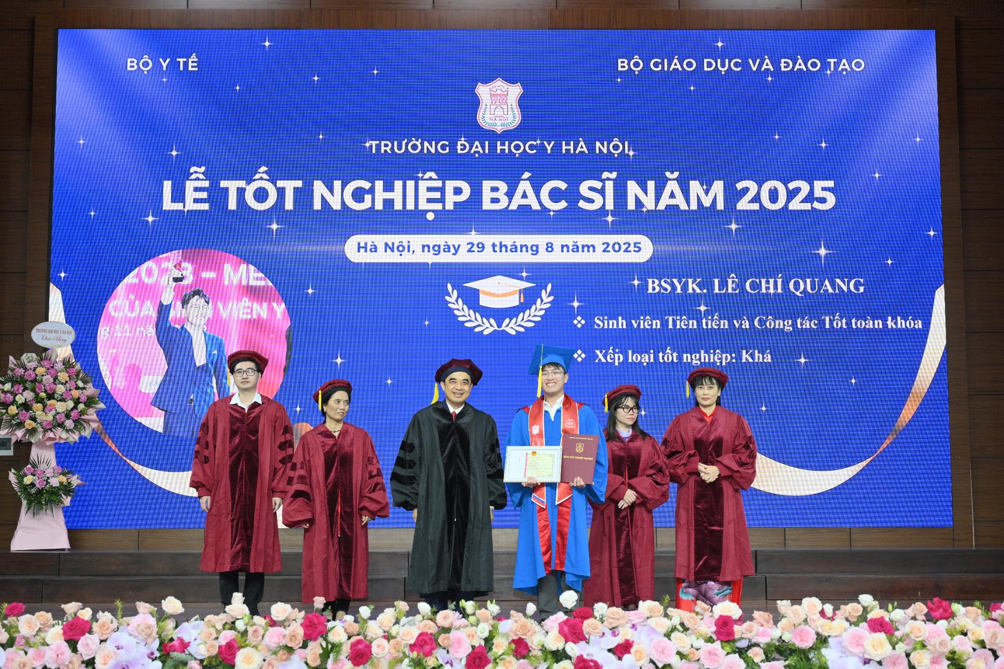 Bác sĩ nội trú đang khiến cả "Threads city" rần rần: Chọn chuyên ngành khó bậc nhất, đẹp trai và biết chơi piano- Ảnh 2. Bác sĩ nội trú đang khiến cả "Threads city" rần rần: Chọn chuyên ngành khó bậc nhất, đẹp trai và biết chơi piano- Ảnh 2.
