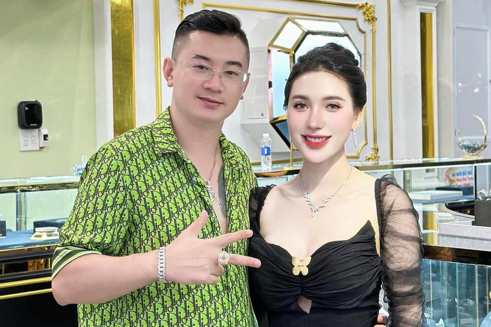 Ngân Collagen lên tiếng giải thích vụ 