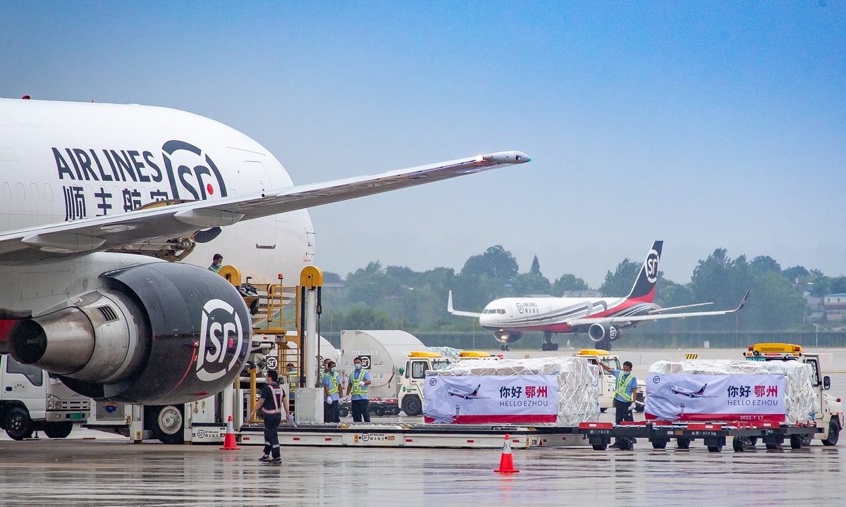 Trung Quốc xây dựng siêu mạng lưới hàng không vận tải toàn cầu- Ảnh 1. Trung Quốc xây dựng siêu mạng lưới hàng không vận tải toàn cầu- Ảnh 1.