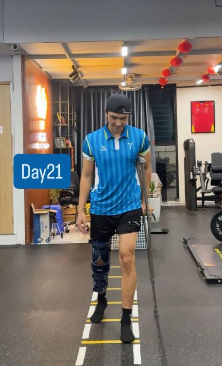 Tình cảnh của Bình An sau 3 tuần phẫu thuật chấn thương do đá bóng, thái độ của Phương Nga thế nào?- Ảnh 1. Tình cảnh của Bình An sau 3 tuần phẫu thuật chấn thương do đá bóng, thái độ của Phương Nga thế nào?- Ảnh 1.