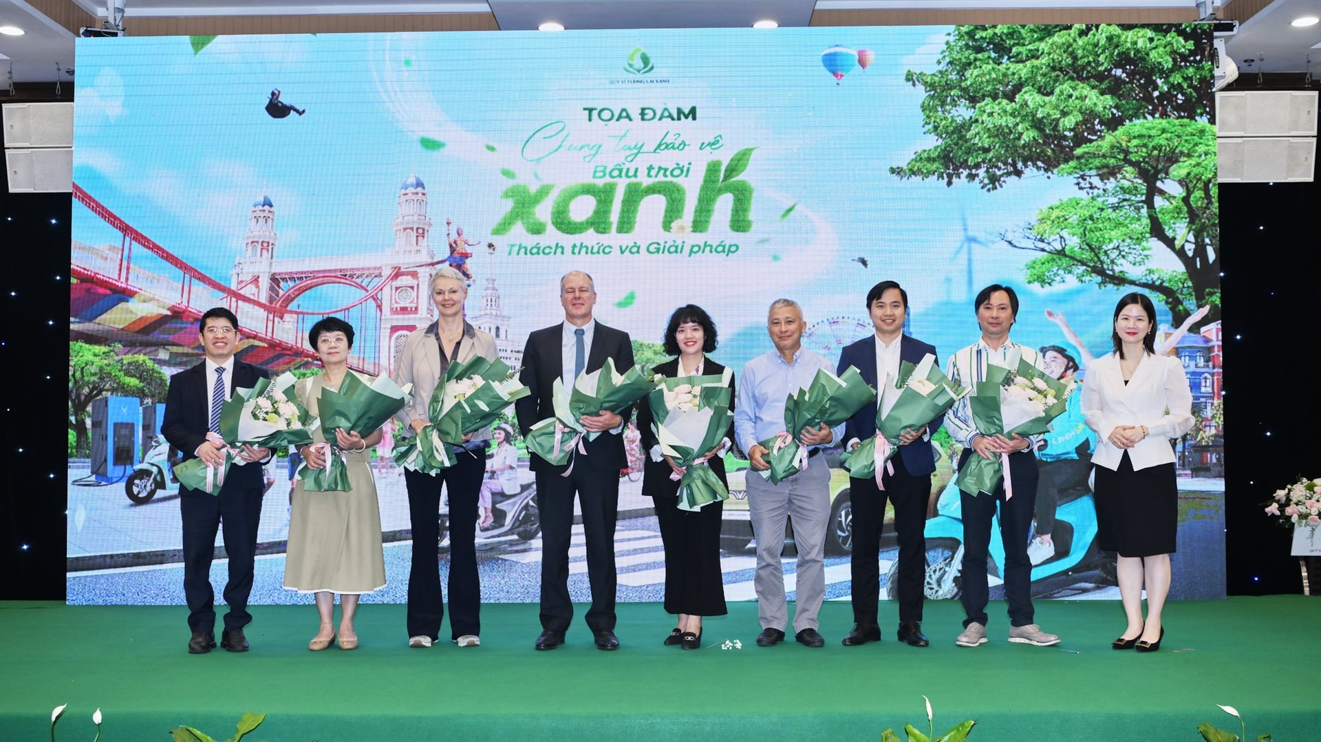 Đến thở còn đang bị “đe doạ” ở nhiều nơi, quỹ của tỷ phú Phạm Nhật Vượng đưa ra sáng kiến để tìm giải pháp chống lại “sát thủ vô hình”- Ảnh 1. Đến thở còn đang bị “đe doạ” ở nhiều nơi, quỹ của tỷ phú Phạm Nhật Vượng đưa ra sáng kiến để tìm giải pháp chống lại “sát thủ vô hình”- Ảnh 1.